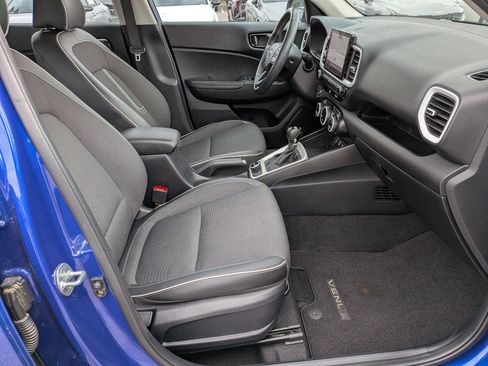 Used 2024 Hyundai Venue Limited FWD image 36