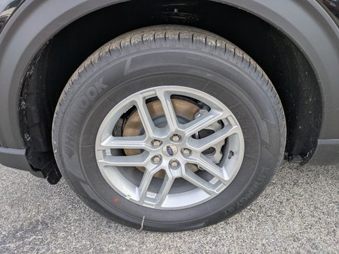 New 2026 Ford Explorer Active RWD image 11