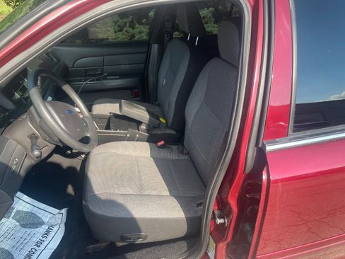 Used 2008 Ford Crown Victoria Police Interceptor image 10