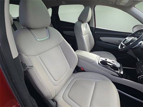 Used 2023 Hyundai Tucson Limited image 32