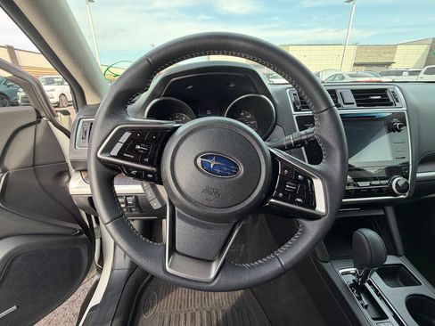 Used 2018 Subaru Outback 2.5i Limited image 11