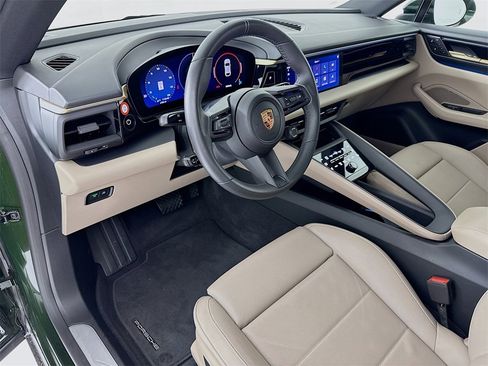 Used 2025 Porsche Macan Electric image 4