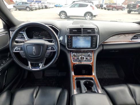 Used 2019 Lincoln Continental Premiere image 30