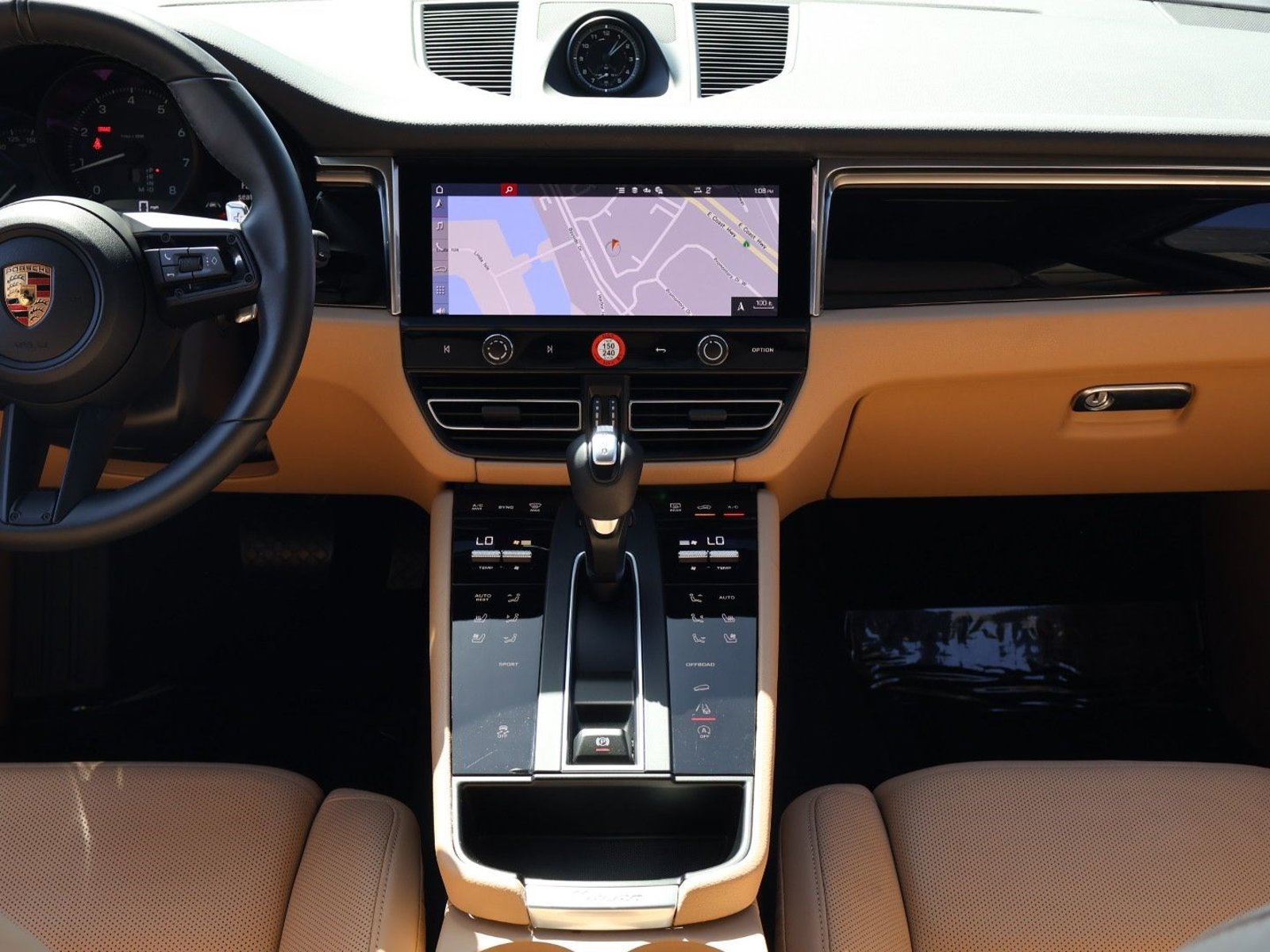 Certified 2026 Porsche Macan AWD/4WD image 20