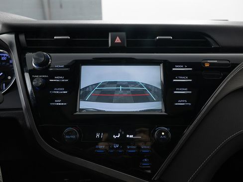 Used 2019 Toyota Camry SE image 36