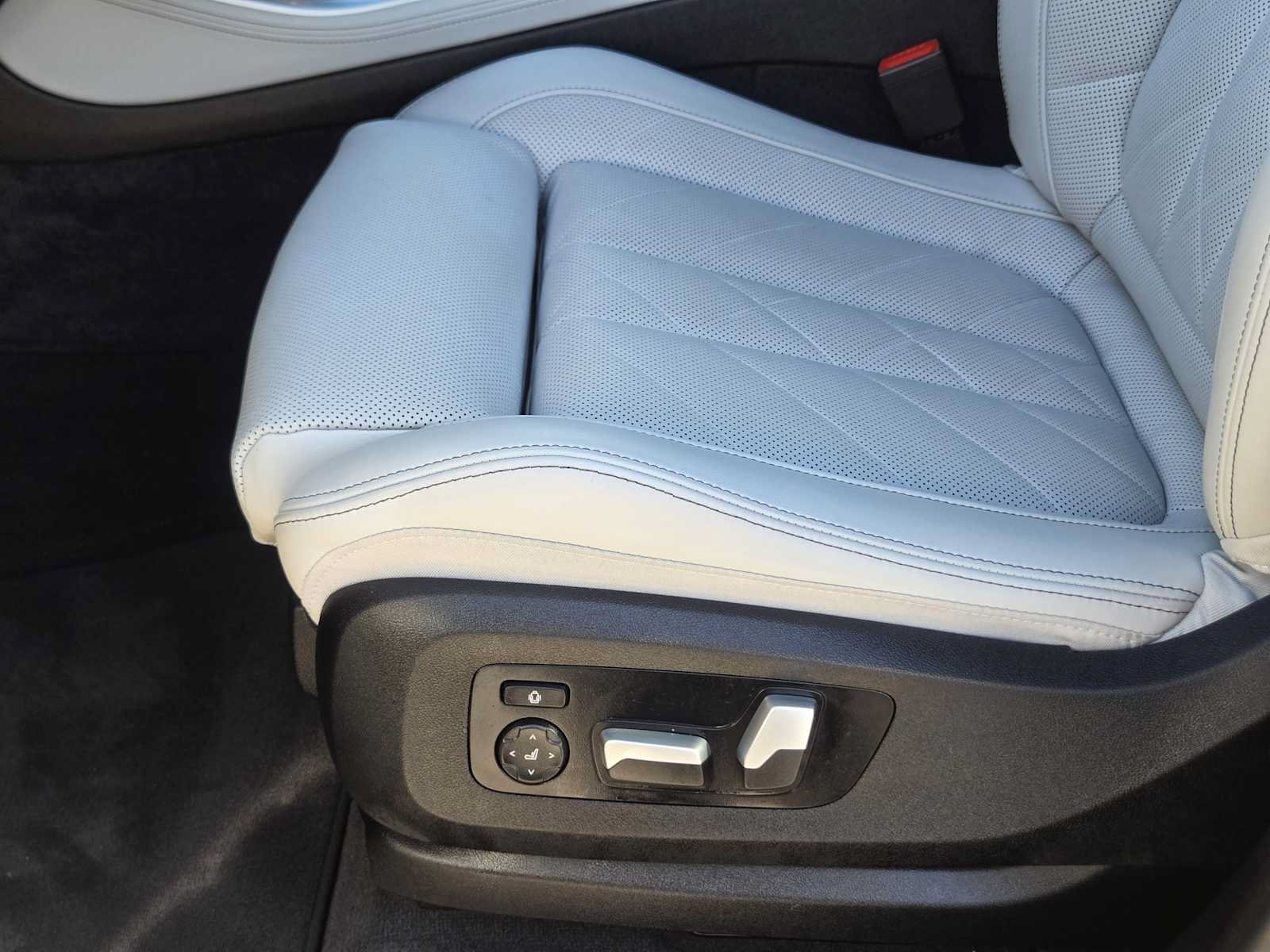 Used 2024 BMW X5 sDrive40i w/ Premium Package RWD image 23