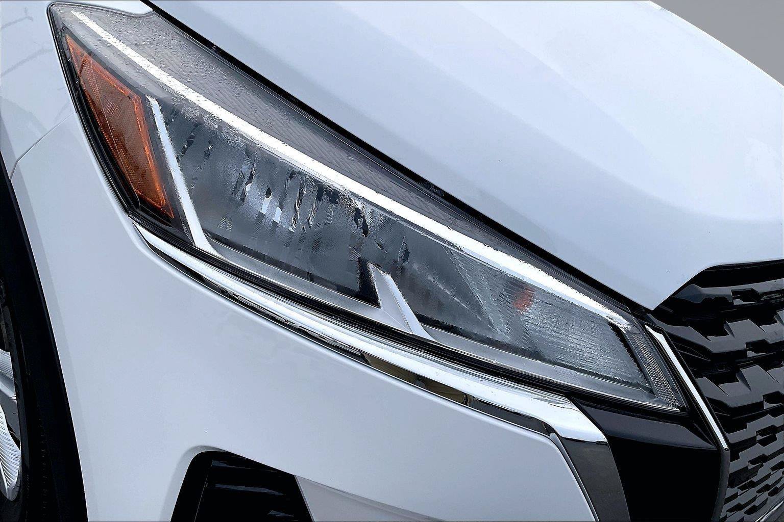 Certified 2025 Nissan Kicks Play S FWD image 29