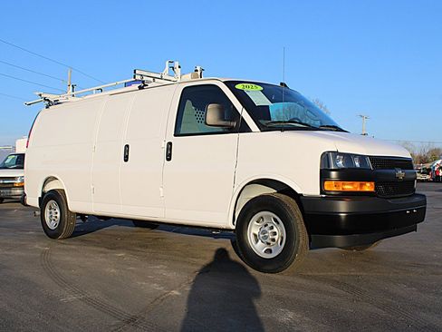 Used 2025 Chevrolet Express 2500 Extended w/ Communications Package image 4