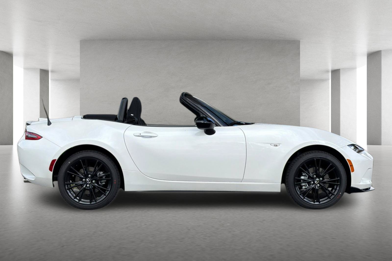 New 2026 MAZDA MX-5 Miata Club w/ Interior Package RWD image 3