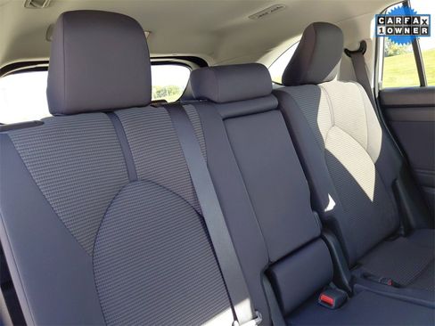 Used 2024 Toyota Highlander LE image 19