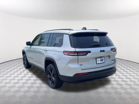 Used 2022 Jeep Grand Cherokee L Limited w/ Luxury Tech Group II image 9