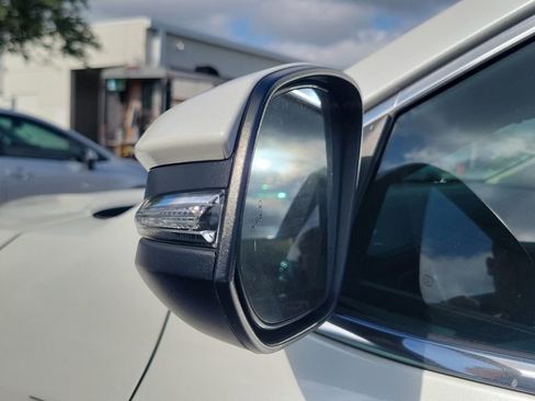 Used 2018 Toyota Highlander XLE FWD image 5