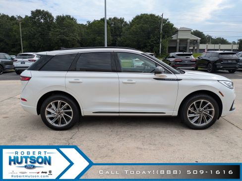 New 2025 Lincoln Corsair Grand Touring image 5