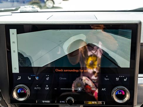 Used 2026 Lexus GX 550 w/ Accessory Package (2T) AWD/4WD image 24