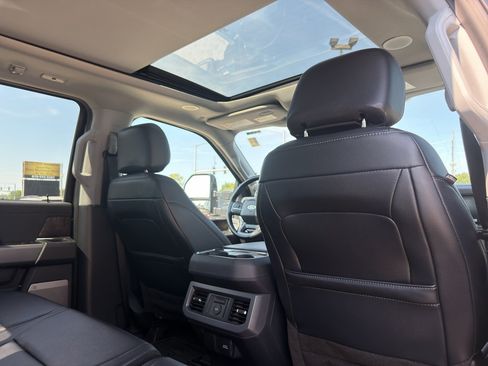 Used 2023 Ford F250 Lariat w/ Lariat Ultimate Package AWD/4WD image 18