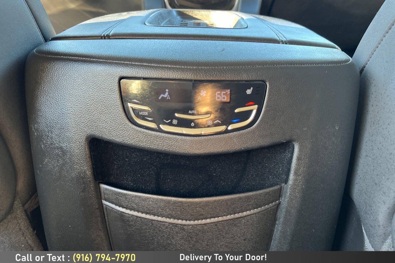 Used 2017 Cadillac Escalade ESV Luxury AWD/4WD image 19