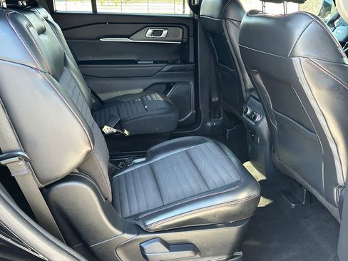 Used 2025 Ford Explorer ST-Line image 16