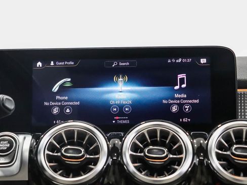 Used 2022 Mercedes-Benz GLB 250 image 15