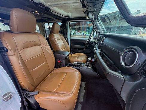 Used 2020 Jeep Wrangler Unlimited Sahara AWD/4WD image 25
