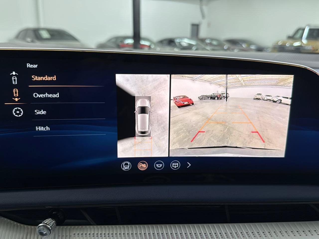 Used 2025 Cadillac Optiq Luxury 2 AWD/4WD image 24