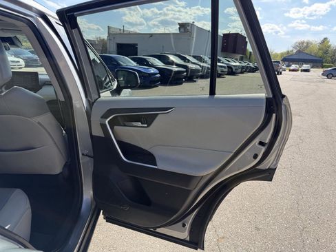 Used 2022 Toyota RAV4 XLE Premium FWD image 23