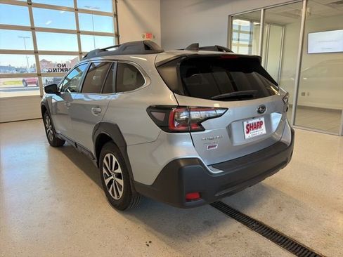 Used 2023 Subaru Outback Premium AWD/4WD image 6