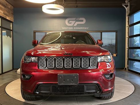 Used 2019 Jeep Grand Cherokee Altitude AWD/4WD image 8