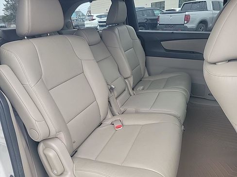 Used 2015 Honda Odyssey Touring Elite image 28