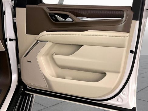 Certified 2022 GMC Yukon XL Denali AWD/4WD image 22