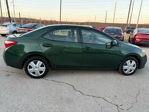 Used 2016 Toyota Corolla LE image 6