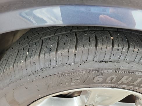 Used 2017 Dodge Challenger SXT image 22