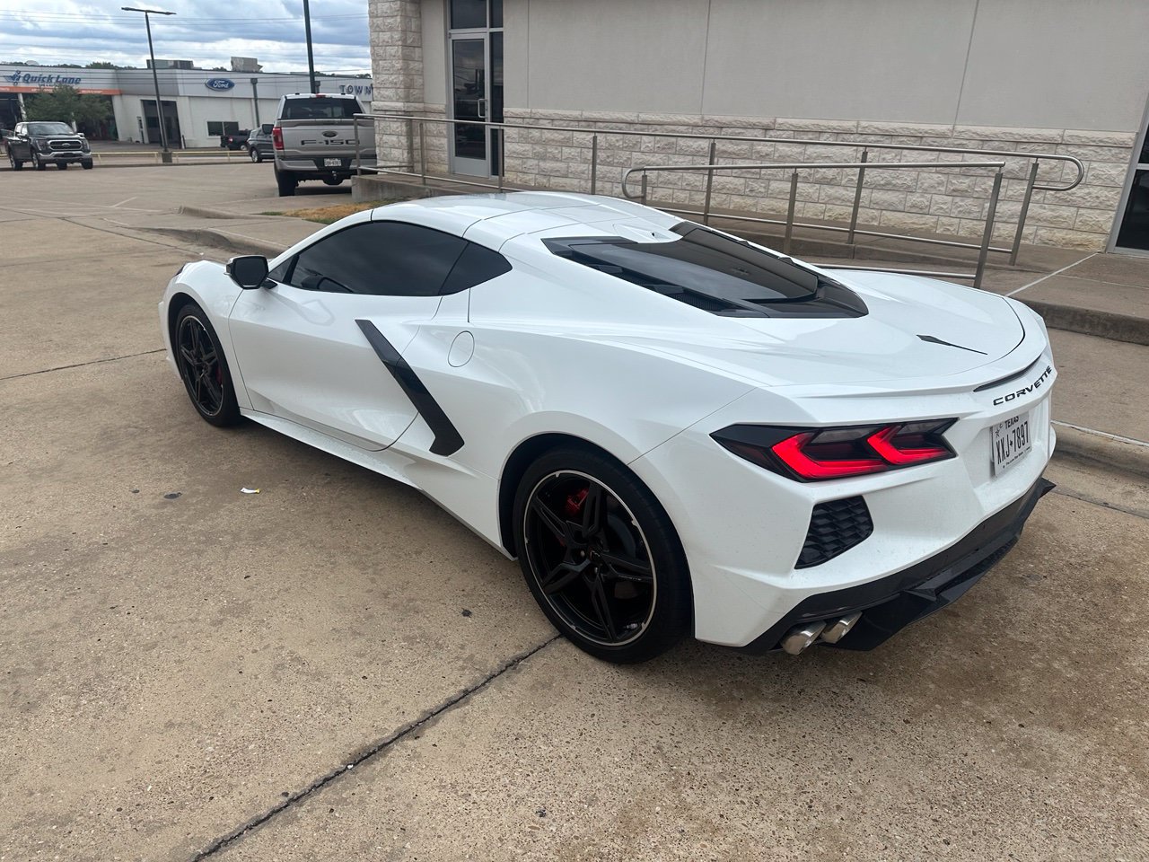 Used 2024 Chevrolet Corvette Stingray Coupe w/ 1LT RWD image 11