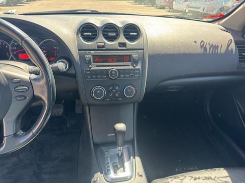 Used 2011 Nissan Altima 2.5 S w/ Special Edition Pkg image 10