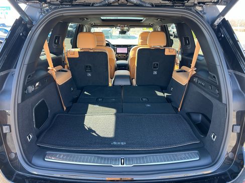 Used 2025 Jeep Grand Cherokee L Summit w/ Advanced Protech Group IV image 33