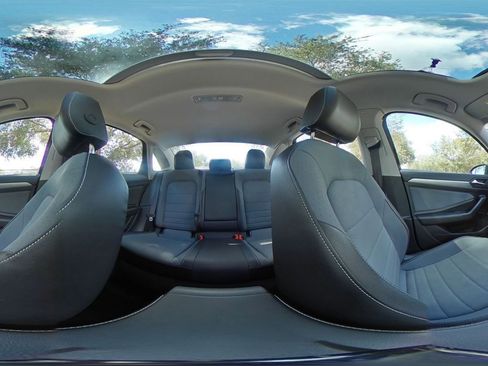 Used 2025 Volkswagen Jetta SE image 36