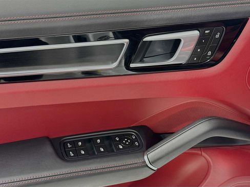 Certified 2023 Porsche Cayenne GTS AWD/4WD image 11