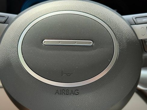 Used 2025 Hyundai Kona SEL FWD image 17
