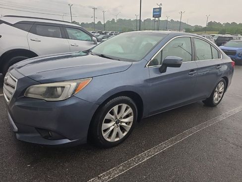 Used 2017 Subaru Legacy 2.5i Premium AWD/4WD image 2