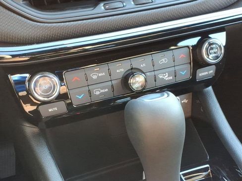 New 2026 Jeep Compass Limited image 10