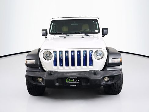Used 2018 Jeep Wrangler Unlimited Sport S AWD/4WD image 2