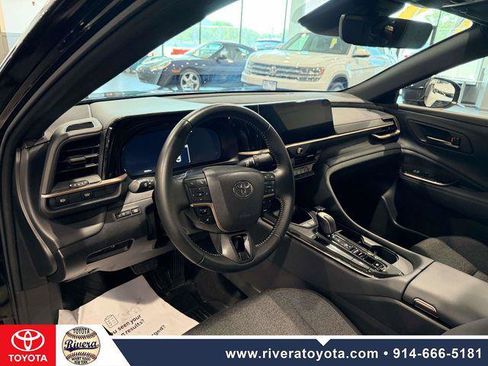 Certified 2024 Toyota Crown AWD/4WD image 12
