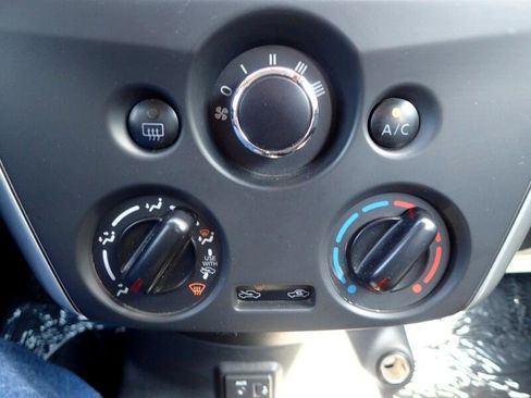 Used 2019 Nissan Versa SV image 19