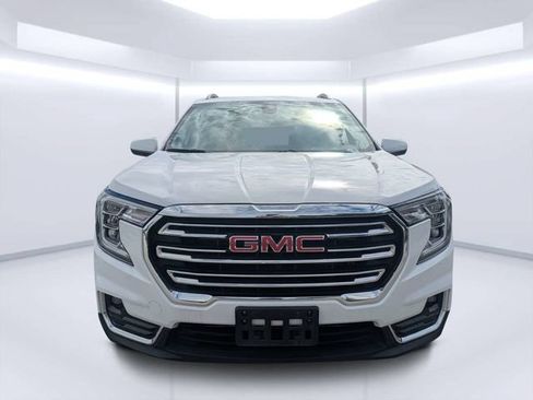 Used 2024 GMC Terrain SLT AWD/4WD image 8