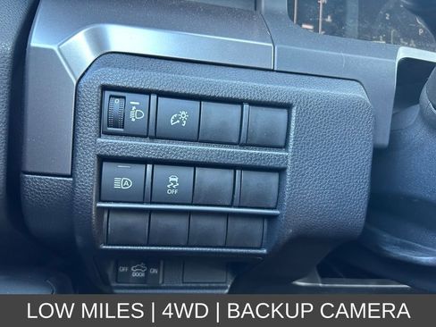 Used 2025 Toyota Tacoma SR5 image 19