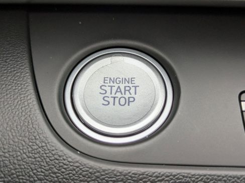 Used 2025 Hyundai Elantra SEL FWD image 28