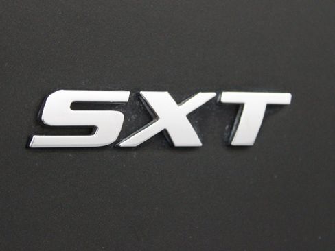Used 2016 Dodge Grand Caravan SXT FWD image 34