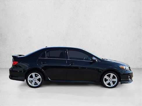 Used 2013 Toyota Corolla S w/ Premium Pkg FWD image 4