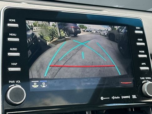 Used 2020 Toyota Avalon Limited image 27