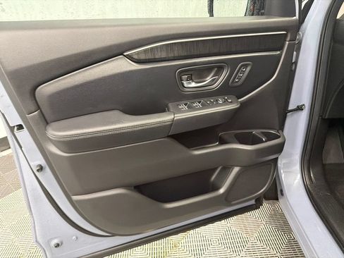 Used 2023 Honda Pilot Elite image 11