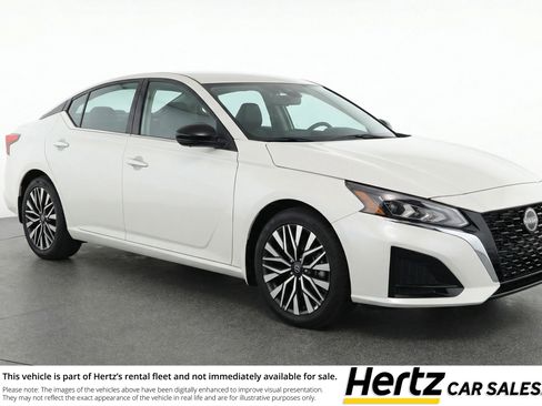 Used 2025 Nissan Altima 2.5 SV image 1